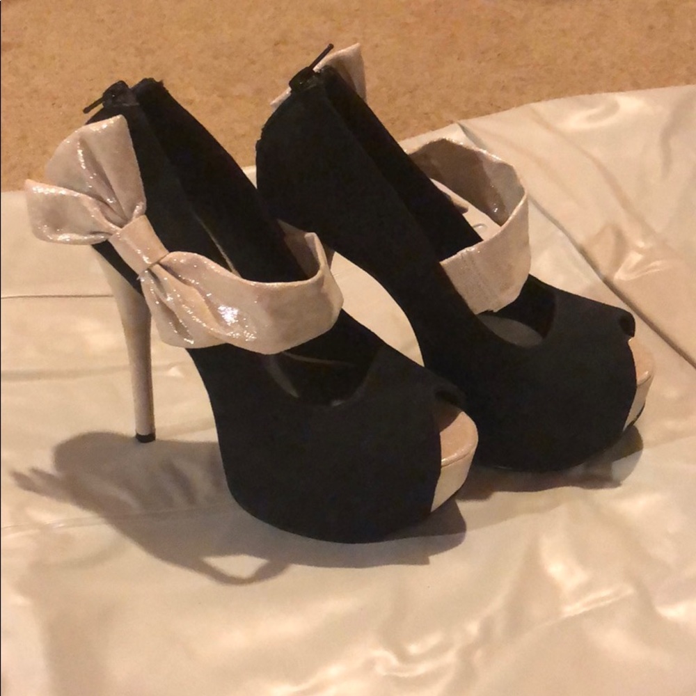 Scene “Maddy” Heels - Black & Silver